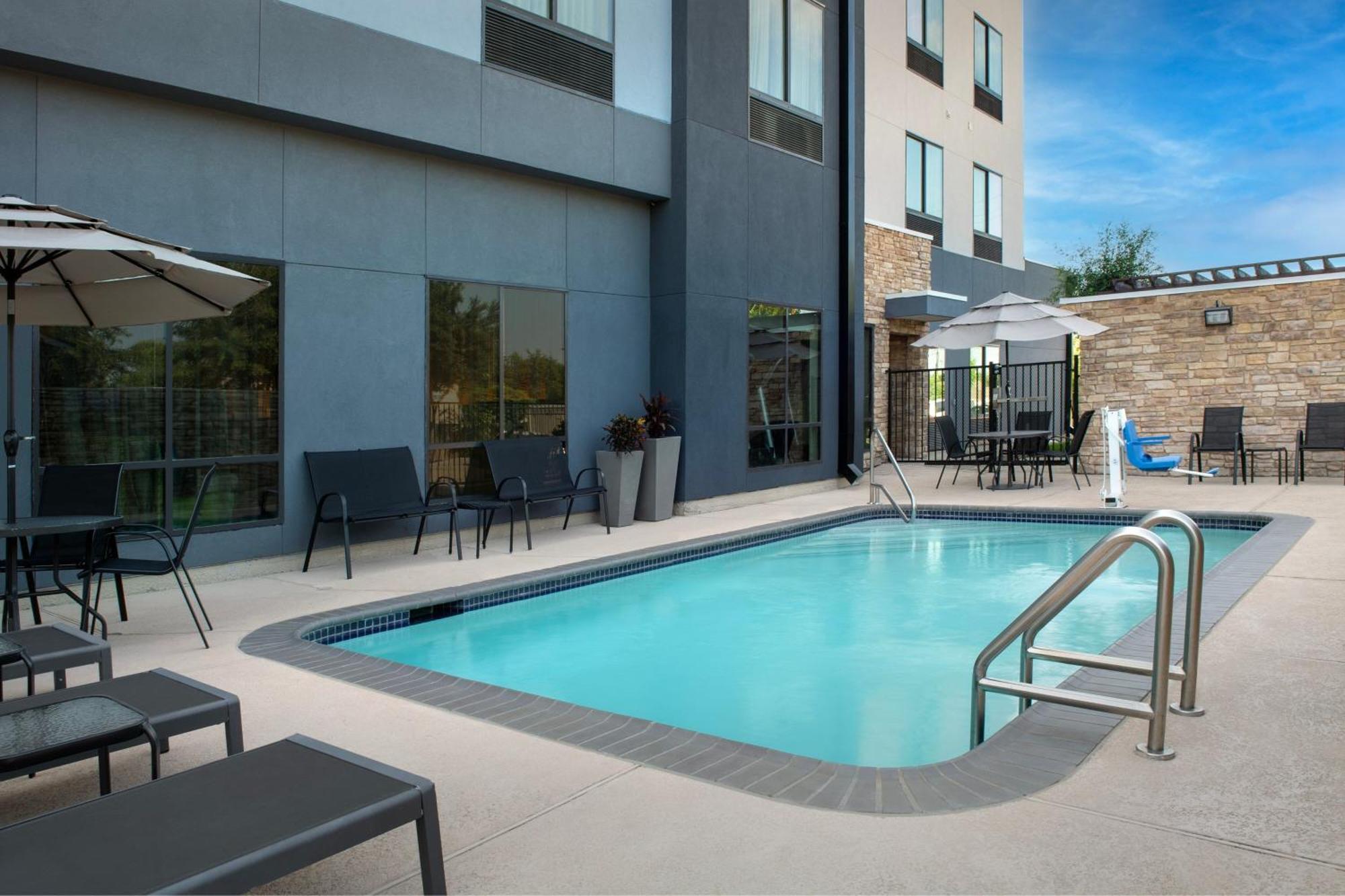 Fairfield Inn & Suites By Marriott Houston Pasadena Exterior photo