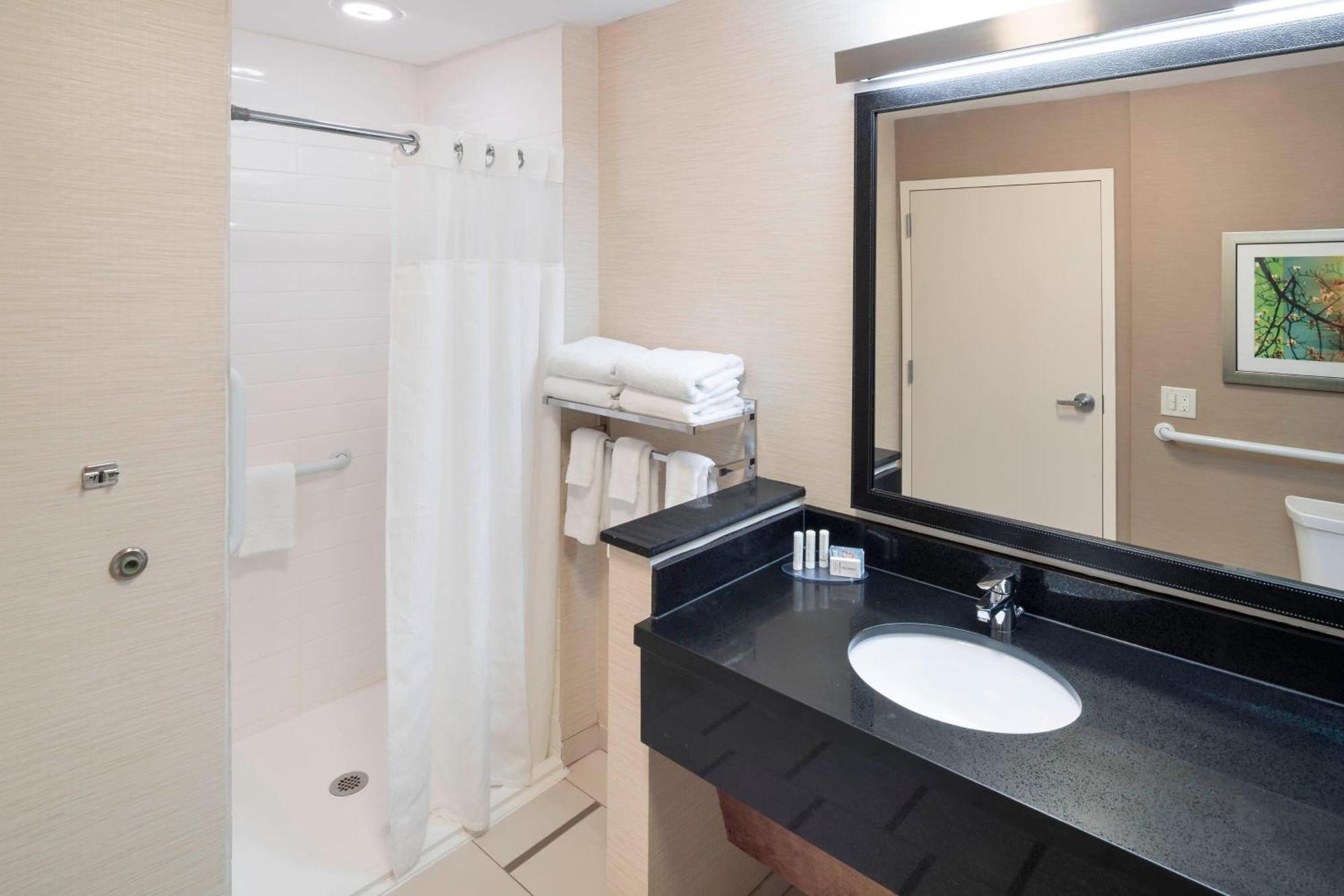 Fairfield Inn & Suites By Marriott Houston Pasadena Exterior photo